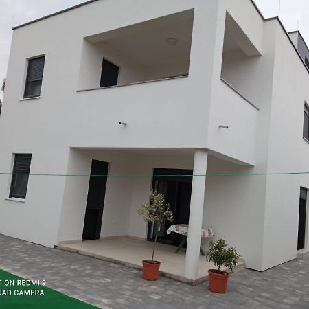 Apartman Franc S Vir Exteriér fotografie