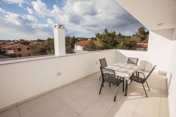 Apartman Franc S Vir Exteriér fotografie