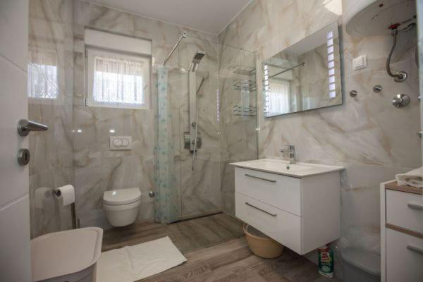 Apartman Franc S Vir Exteriér fotografie