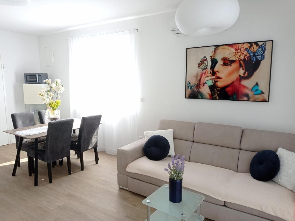 Apartman Franc S Vir Exteriér fotografie