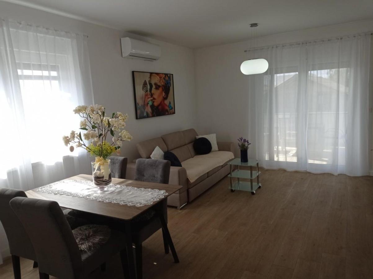 Apartman Franc S Vir Exteriér fotografie