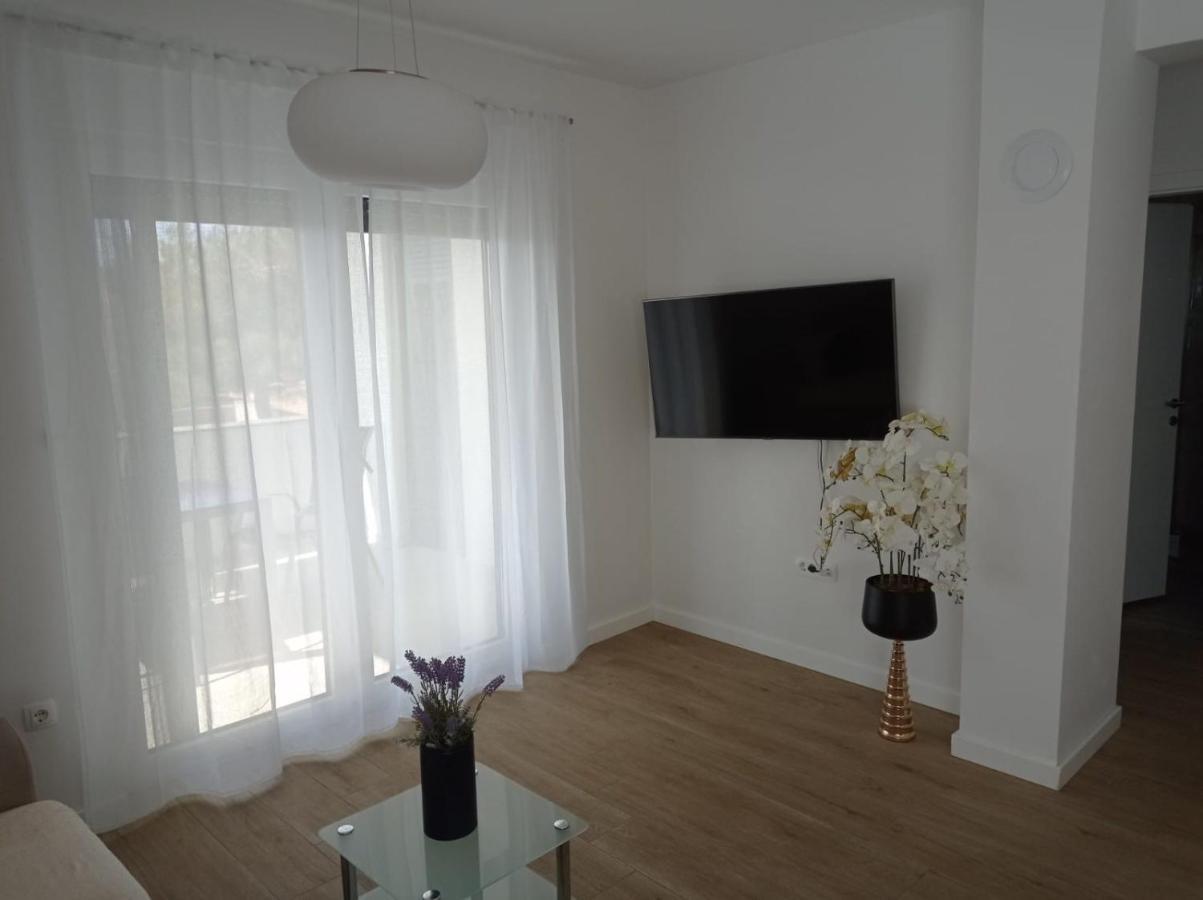 Apartman Franc S Vir Exteriér fotografie